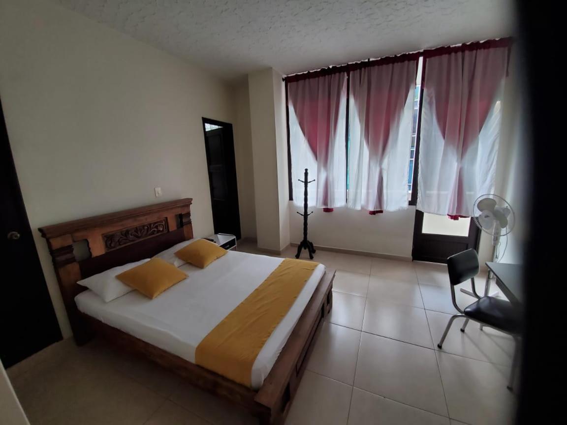 Hotel Cataluna Pereira Exterior photo