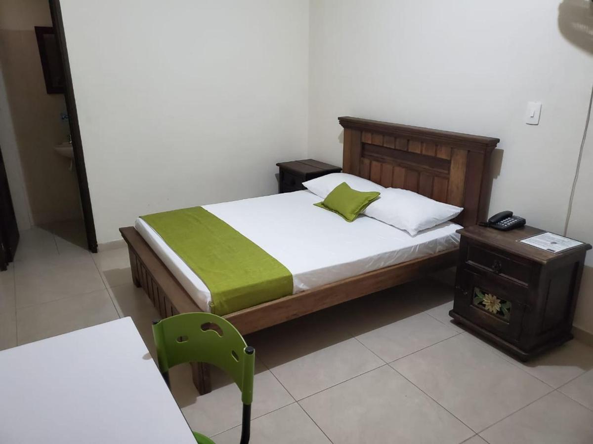 Hotel Cataluna Pereira Exterior photo