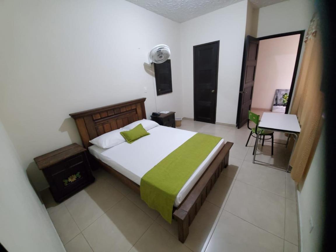 Hotel Cataluna Pereira Exterior photo